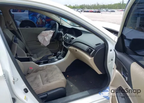 2015 Honda Accord Lx z USA, uszkodzony, nr VIN 1HGCR2F39FA077714